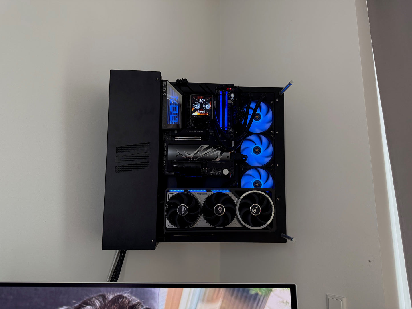 CON 87 - Full Tower Ultra Slim Wall Mount PC Case